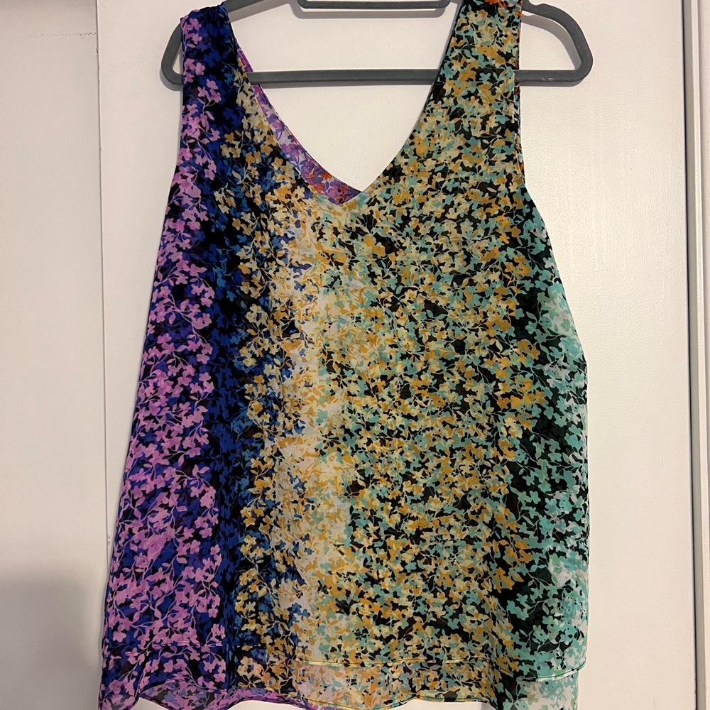 Floral flutter tank